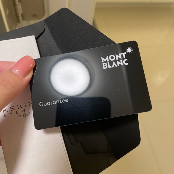 New with case MONTBLANC
61MM Pilot Sunglasses
YELLOW GREEN, One Size - Picture 15 of 17